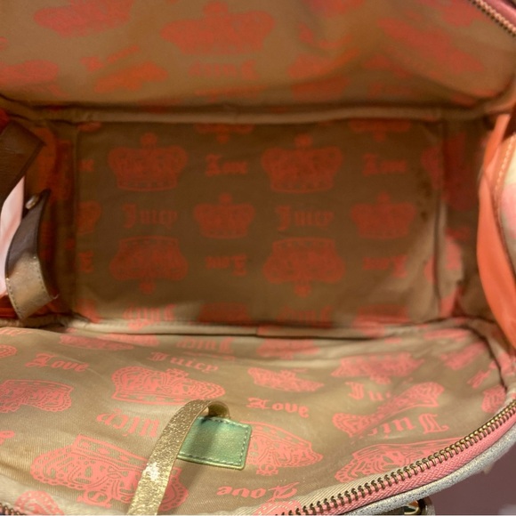 JUICY COUTURE Vtg Pink Velour Pet Carrier Gold Leather Base/Straps Metal Charms - Picture 11 of 12